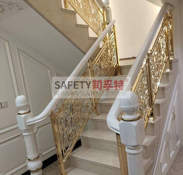 輕奢簡約銅藝雕刻樓梯扶手，增添生活質感的藝術品[司孚特銅藝欄桿](圖4)